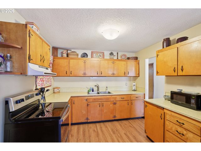 9934 N CENTRAL St, Portland, OR 97203