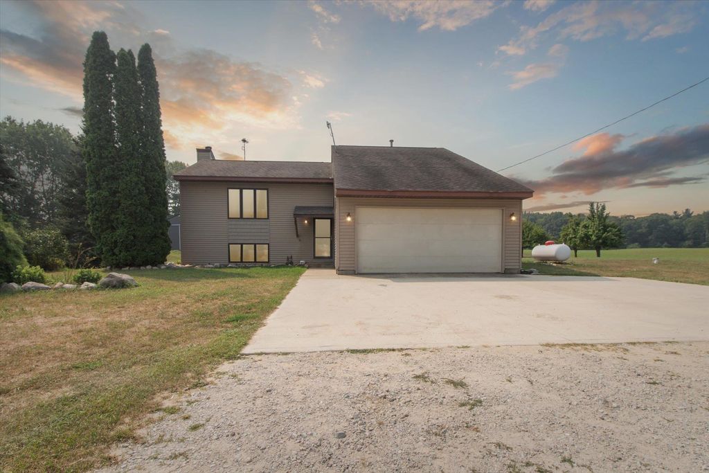 4218 E Klees Road, Day Twp, MI 48888