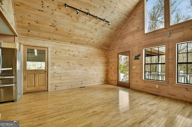 222 Mountain Hideaway Lane, Blue Ridge, GA 30513