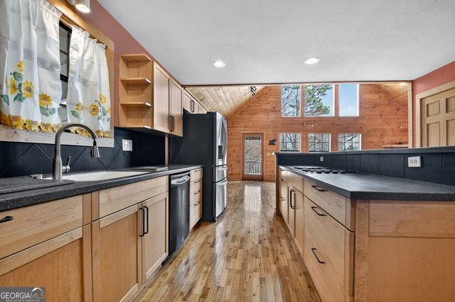 222 Mountain Hideaway Lane, Blue Ridge, GA 30513