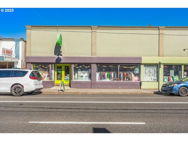 8037 Se STARK St, Portland, OR 97215