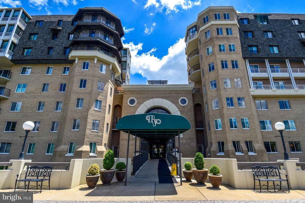 1250 S WASHINGTON ST #816, Alexandria, VA 22314