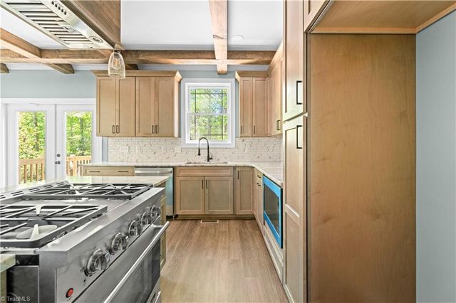 4814 Selwyn Drive, Winston-salem, NC 27104