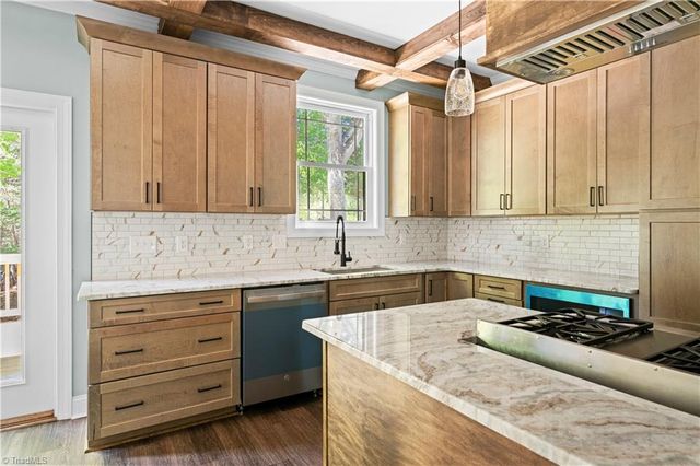 4814 Selwyn Drive, Winston-salem, NC 27104