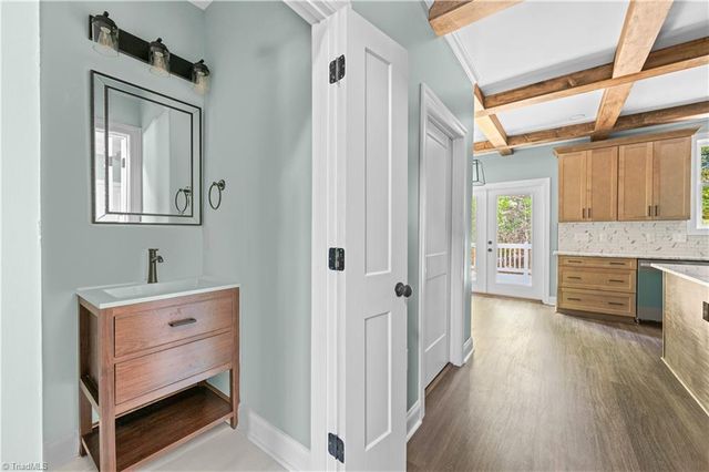 4814 Selwyn Drive, Winston-salem, NC 27104