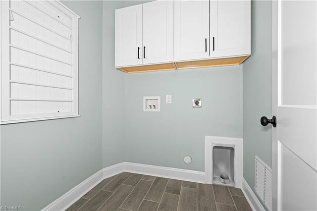 4814 Selwyn Drive, Winston-salem, NC 27104