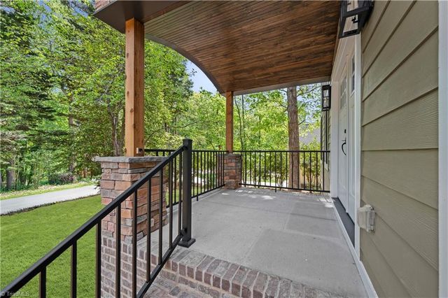 4814 Selwyn Drive, Winston-salem, NC 27104