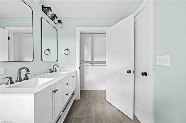 4814 Selwyn Drive, Winston-salem, NC 27104