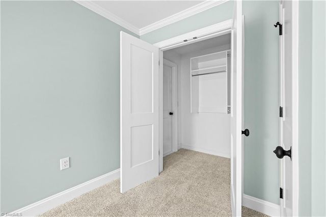 4814 Selwyn Drive, Winston-salem, NC 27104