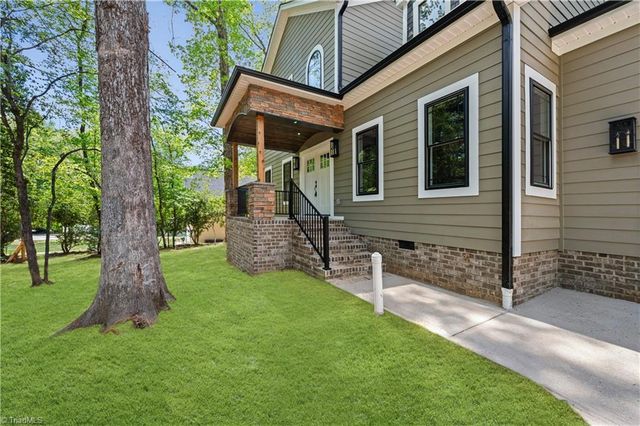 4814 Selwyn Drive, Winston-salem, NC 27104