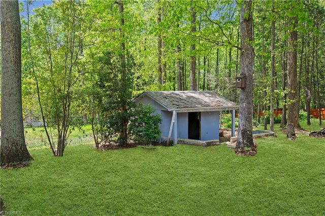 4814 Selwyn Drive, Winston-salem, NC 27104