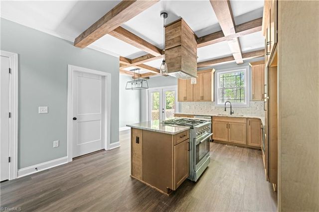 4814 Selwyn Drive, Winston-salem, NC 27104