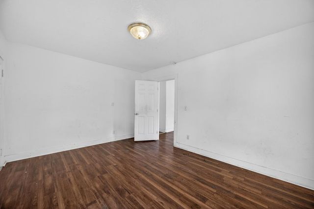 3833 38th St, Sacramento, CA 95820