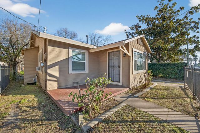 3833 38th St, Sacramento, CA 95820