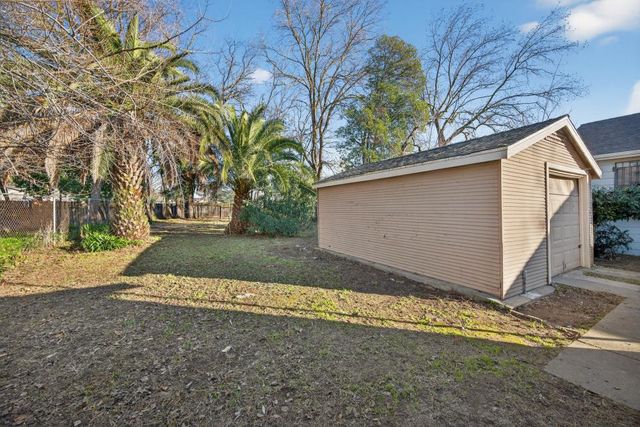 3833 38th St, Sacramento, CA 95820