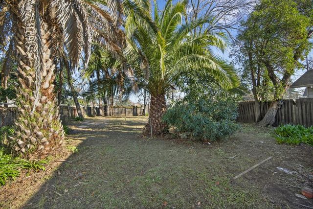 3833 38th St, Sacramento, CA 95820