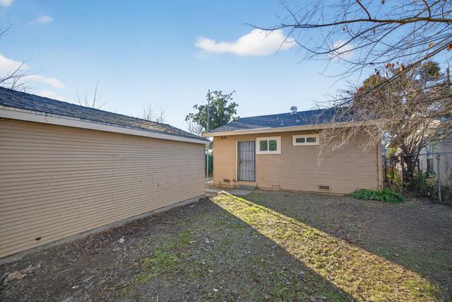 3833 38th St, Sacramento, CA 95820
