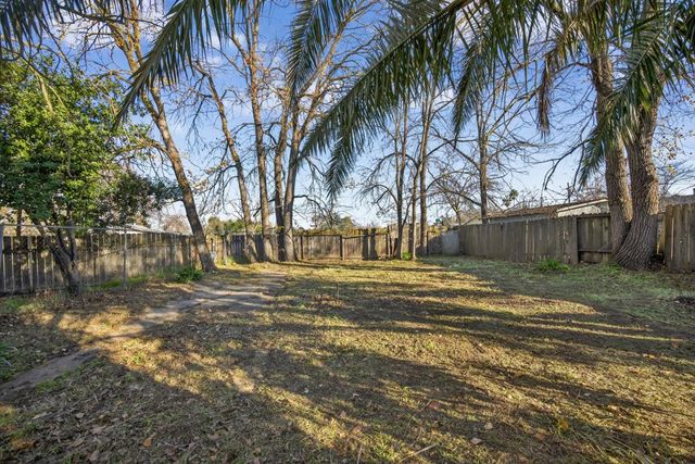 3833 38th St, Sacramento, CA 95820