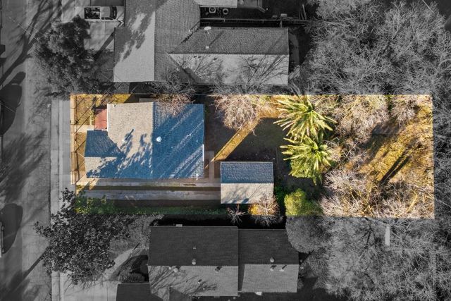 3833 38th St, Sacramento, CA 95820