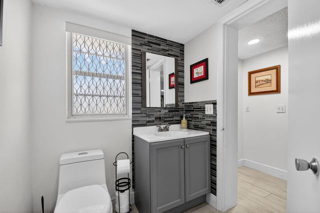 2615 NE 3rd Court 1060, Boynton Beach, FL 33435