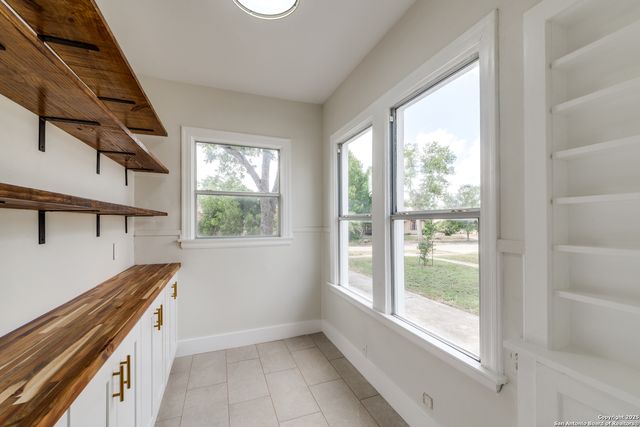 2007 W Mistletoe Ave, San Antonio, TX 78201