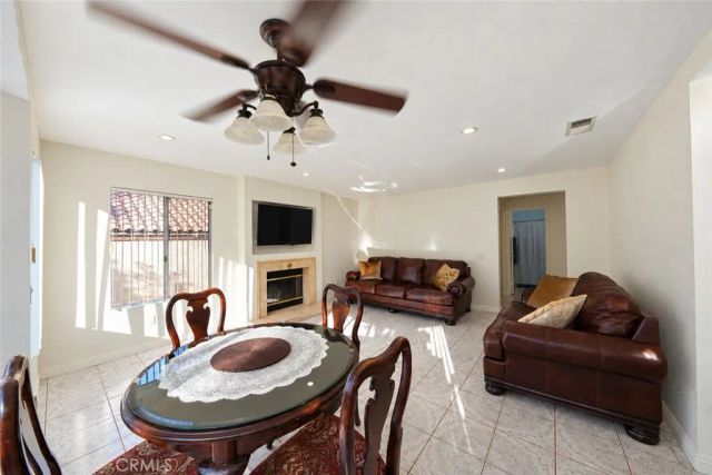 2208 Coachman Circle, Corona, CA 92881