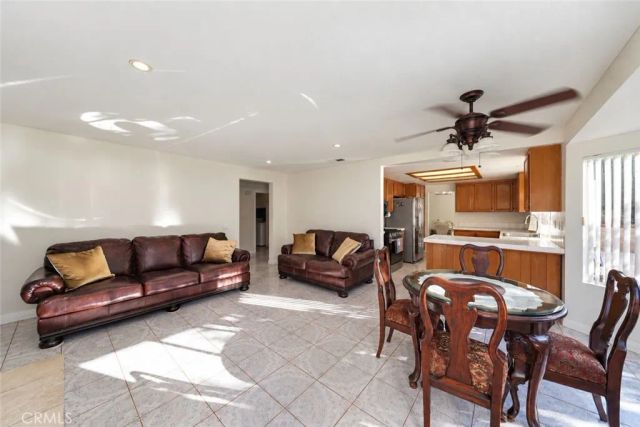 2208 Coachman Circle, Corona, CA 92881