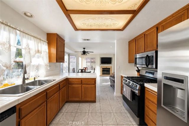 2208 Coachman Circle, Corona, CA 92881