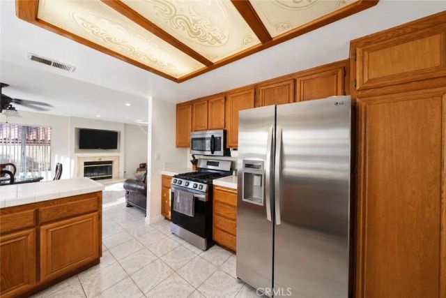 2208 Coachman Circle, Corona, CA 92881