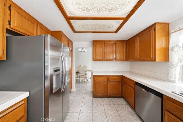 2208 Coachman Circle, Corona, CA 92881