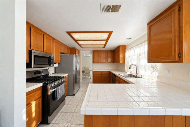2208 Coachman Circle, Corona, CA 92881