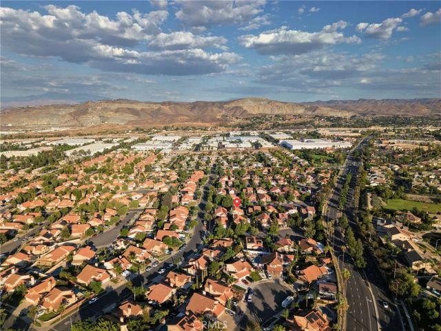 2208 Coachman Circle, Corona, CA 92881