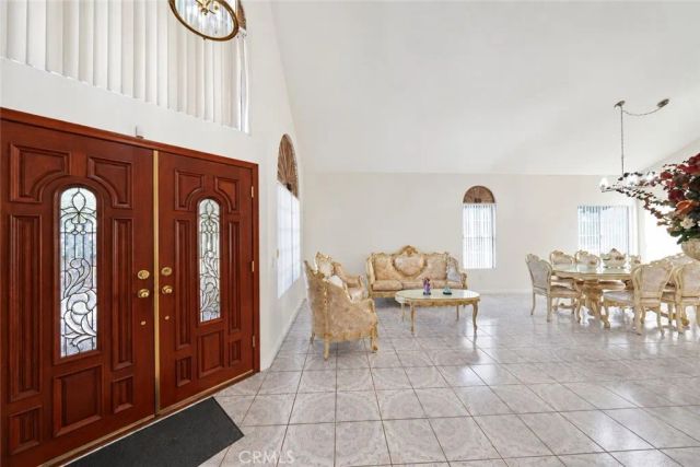 2208 Coachman Circle, Corona, CA 92881