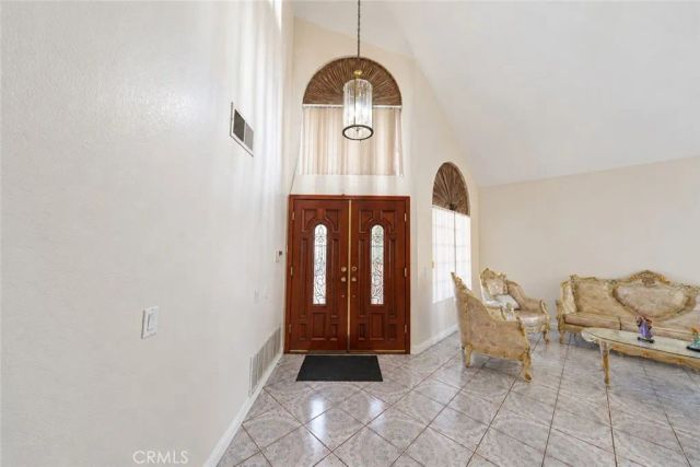 2208 Coachman Circle, Corona, CA 92881