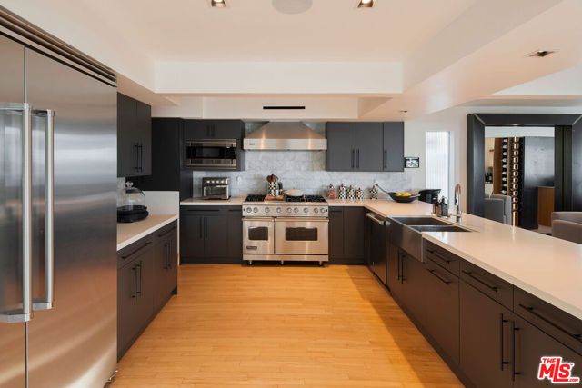 9340 Readcrest Drive, Beverly Hills, CA 90210