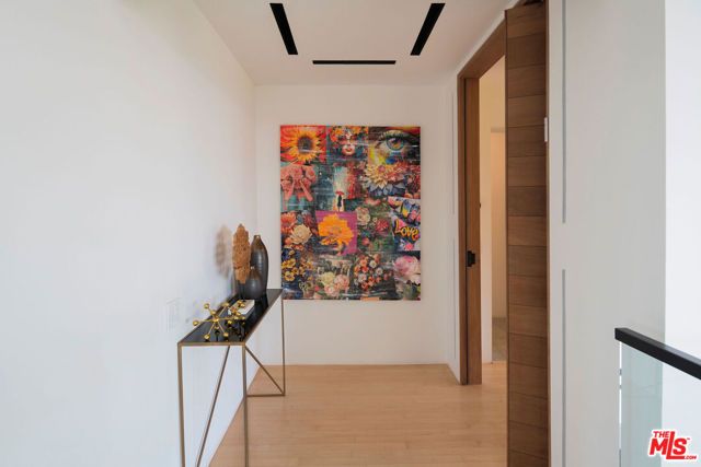 9340 Readcrest Drive, Beverly Hills, CA 90210