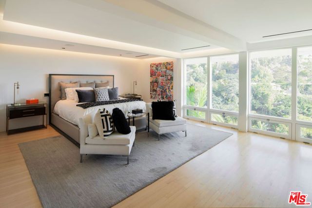 9340 Readcrest Drive, Beverly Hills, CA 90210
