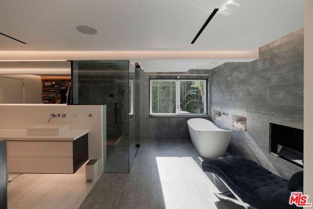 9340 Readcrest Drive, Beverly Hills, CA 90210