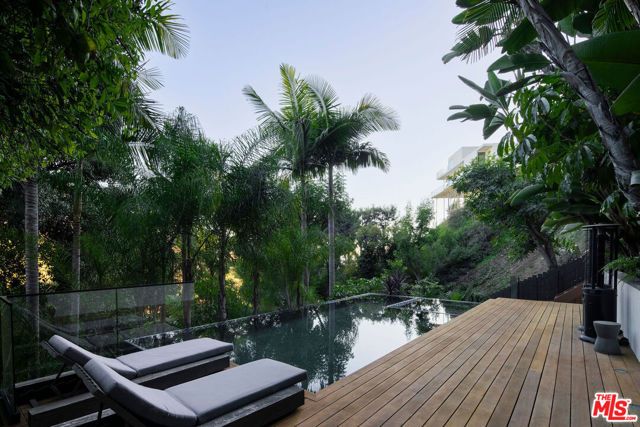 9340 Readcrest Drive, Beverly Hills, CA 90210