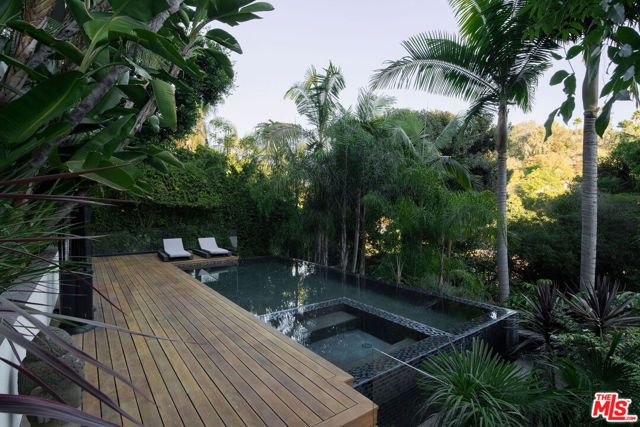 9340 Readcrest Drive, Beverly Hills, CA 90210