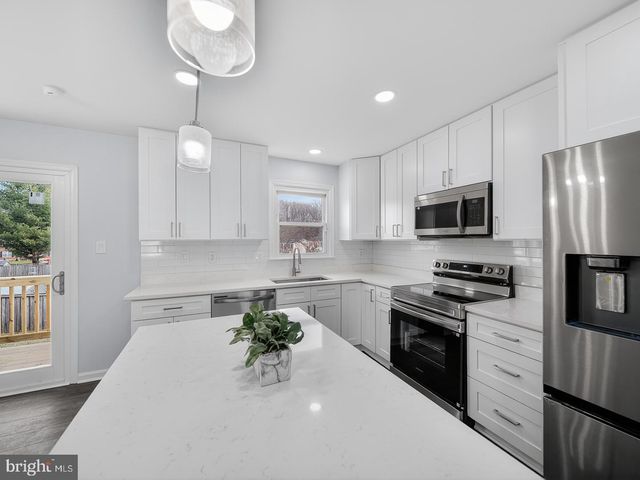 201 ROYAL OAK CIR, Hyattsville, MD 20785