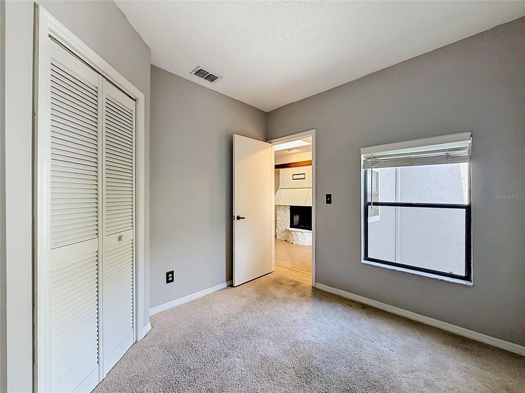Image 10 of property listing at 4405 W FAIR OAKS AVENUE 18, Tampa, FL 33611