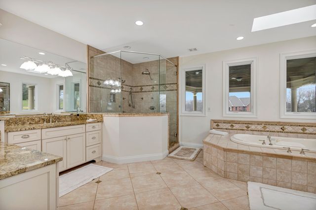 2424 Royal Castle Way, Union, KY 41091