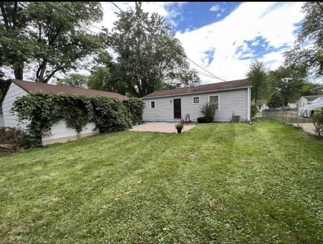 324 Hiawatha Drive, Buffalo Grove, IL 60089