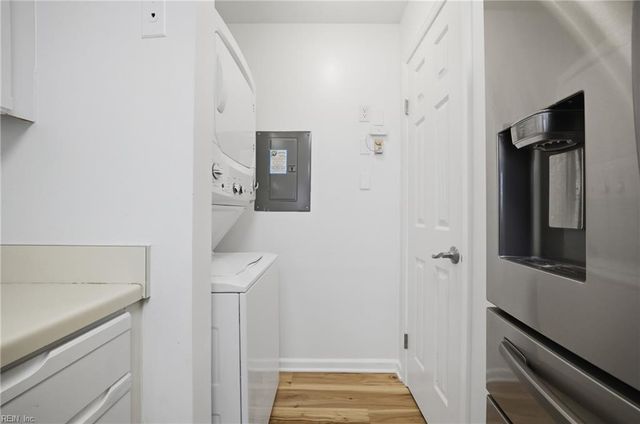 415 Harbour Pt Apt 306, Virginia Beach, VA 23451