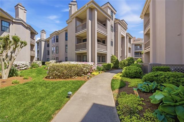 415 Harbour Pt Apt 306, Virginia Beach, VA 23451