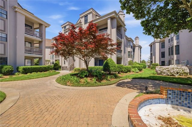 415 Harbour Pt Apt 306, Virginia Beach, VA 23451
