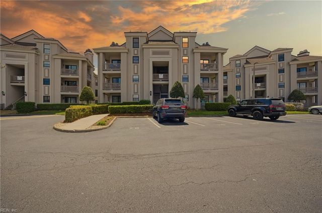 415 Harbour Pt Apt 306, Virginia Beach, VA 23451