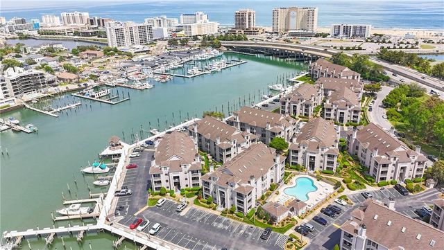 415 Harbour Pt Apt 306, Virginia Beach, VA 23451