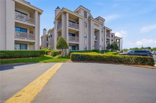 415 Harbour Pt Apt 306, Virginia Beach, VA 23451